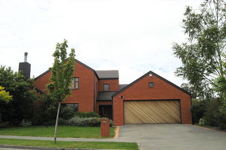 Photo of property in 10 Chateau Drive, Burnside, Christchurch, 8053