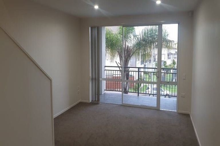 Photo of property in 4/47 Haven Drive, East Tamaki, Auckland, 2013