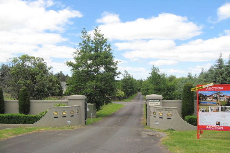 Photo of property in 48 Taipan Place, Randwick Park, Auckland, 2105