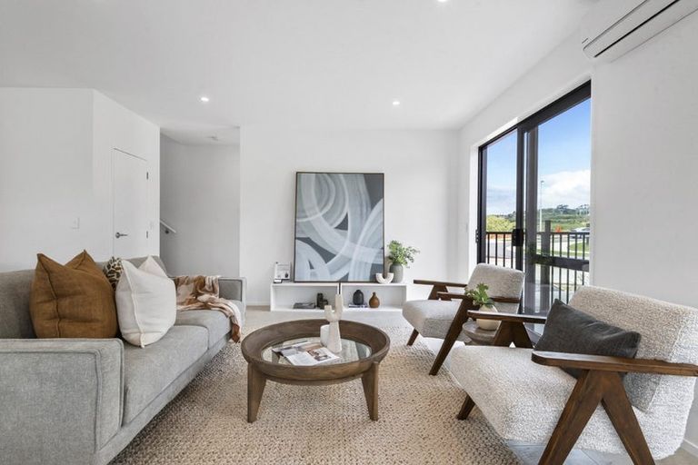 Photo of property in 3 Rautahi Street, Flat Bush, Auckland, 2019