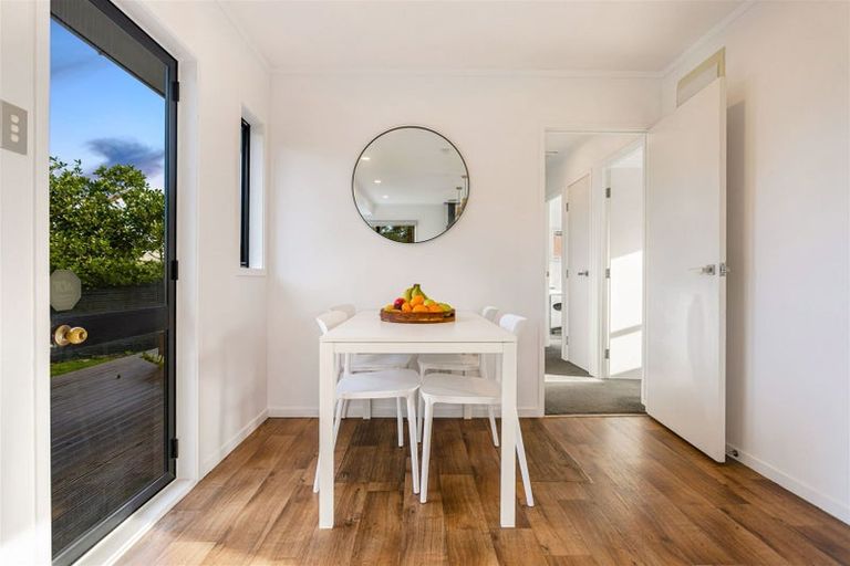 Photo of property in 5 Lowell Place, Massey, Auckland, 0614