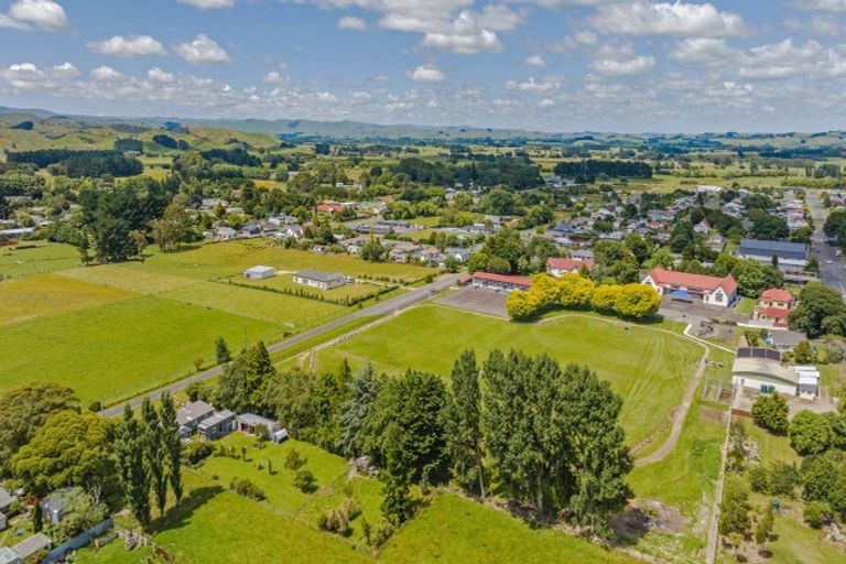 Photo of property in 11 Bevan Street, Woodville, 4920