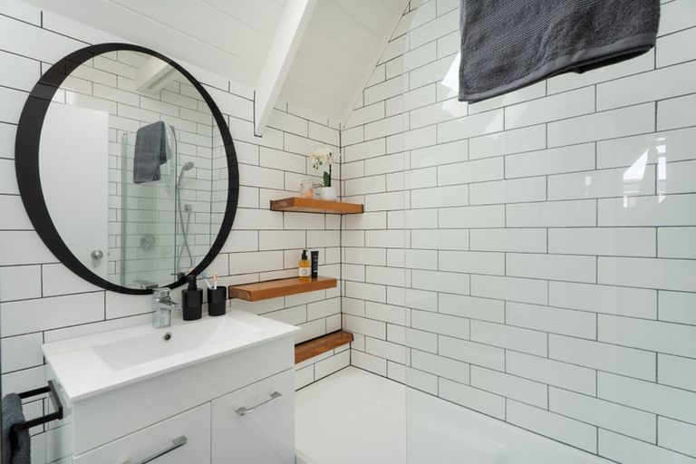 Photo of property in 43 Lakewood Avenue, Churton Park, Wellington, 6037