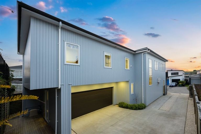 Photo of property in 10 Turutu Place, Long Bay, Auckland, 0630