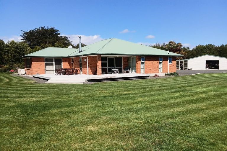 Photo of property in 33 Ketemaringi Way, Manakau, Levin, 5573