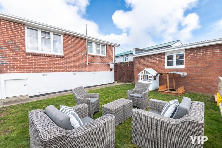 Photo of property in 32 Bracken Road, Paparangi, Wellington, 6037