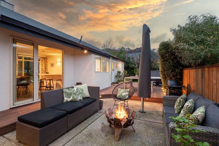 Photo of property in 22 Shaw Street, Arrowtown, 9302