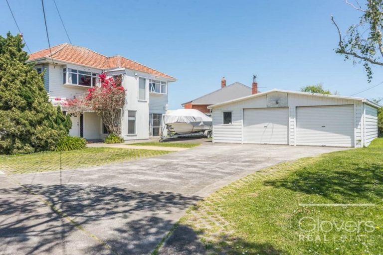 Photo of property in 72 Astley Avenue, New Lynn, Auckland, 0600