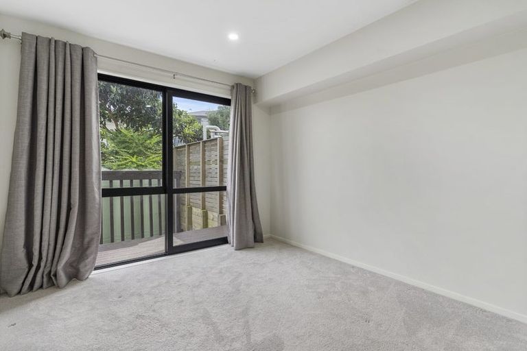 Photo of property in 21c Cherry Tree Place, Massey, Auckland, 0614