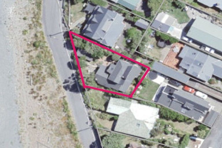 Photo of property in 157 Marine Parade, Eastbourne, Lower Hutt, 5013