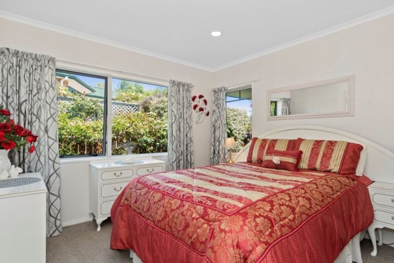 Photo of property in 15 Village Park Drive, Welcome Bay, Tauranga, 3112