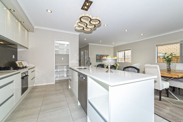 Photo of property in 10 Sunshine Lane, Flat Bush, Auckland, 2019