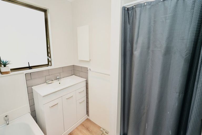 Photo of property in 62 Acacia Street, Kelvin Grove, Palmerston North, 4414