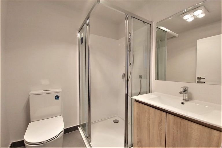 Photo of property in 26 Morihana Close, Glen Eden, 0602