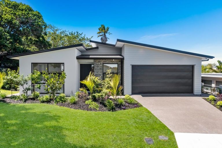 Photo of property in 17 Fordyce Avenue, Sunnyhills, Auckland, 2010