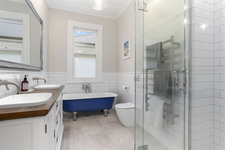 Photo of property in 7 Tui Glen Road, Birkenhead, Auckland, 0626