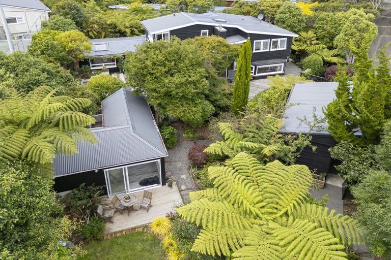 Photo of property in 17a Delhi Crescent, Khandallah, Wellington, 6035