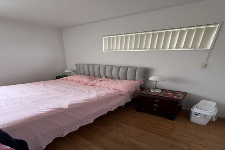 Photo of property in 13 Merlot Way, Te Atatu South, Auckland, 0610