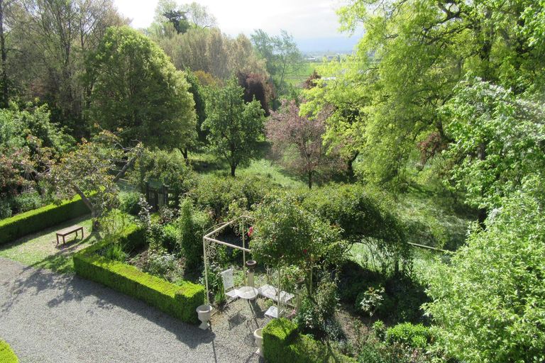 Photo of property in Belvoir House, 169 Mcnamaras Road, Waimate, 7979