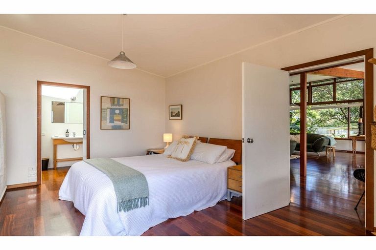 Photo of property in 135 Long Beach Road, Russell, 0202