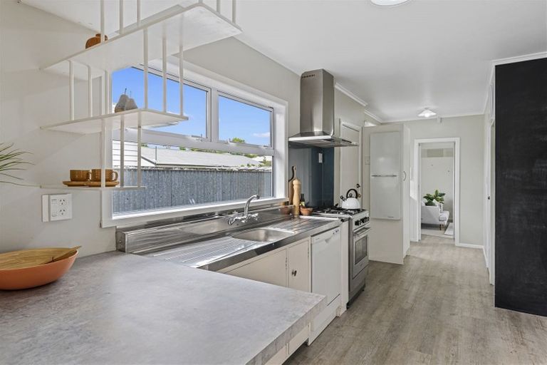 Photo of property in 11 Duke Street, Levin, 5510