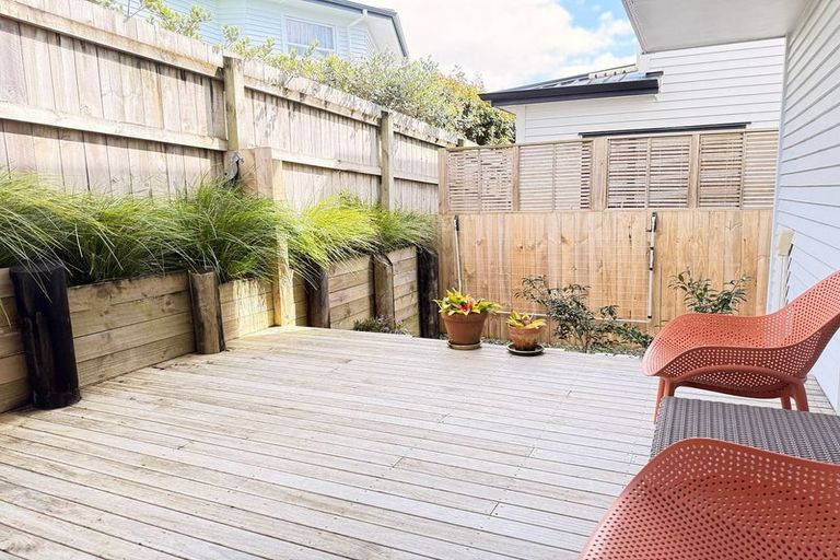 Photo of property in 60d Bay Street, Red Beach, 0932