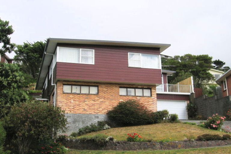 Photo of property in 10 Breton Grove, Kingston, Wellington, 6021