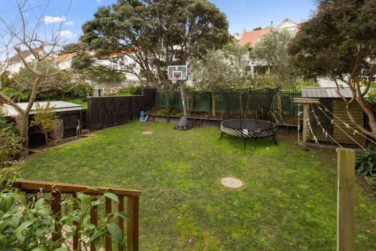 Photo of property in 18 Hohiria Road, Hataitai, Wellington, 6021