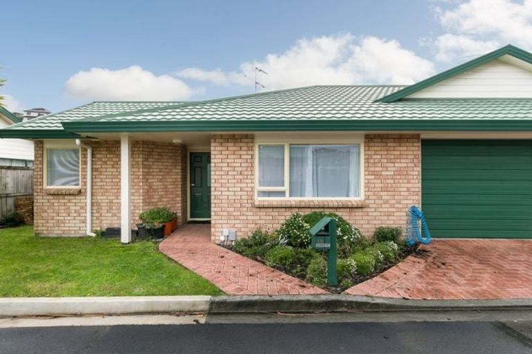 Photo of property in Miramar Villas, 12/6 Brussels Street, Miramar, Wellington, 6022