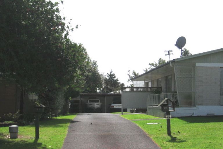 Photo of property in 2/25 Pinedale Place, Henderson, Auckland, 0610
