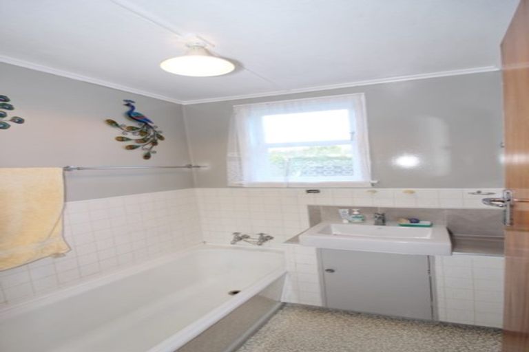 Photo of property in 14 Onslow Street East, Ohingaiti, Hunterville, 4785