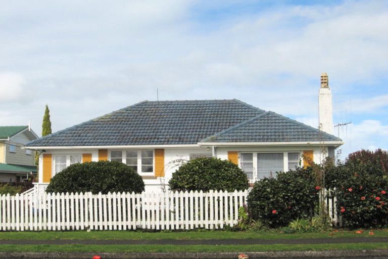 Photo of property in 10 Lilian Street, Te Kamo, Whangarei, 0112