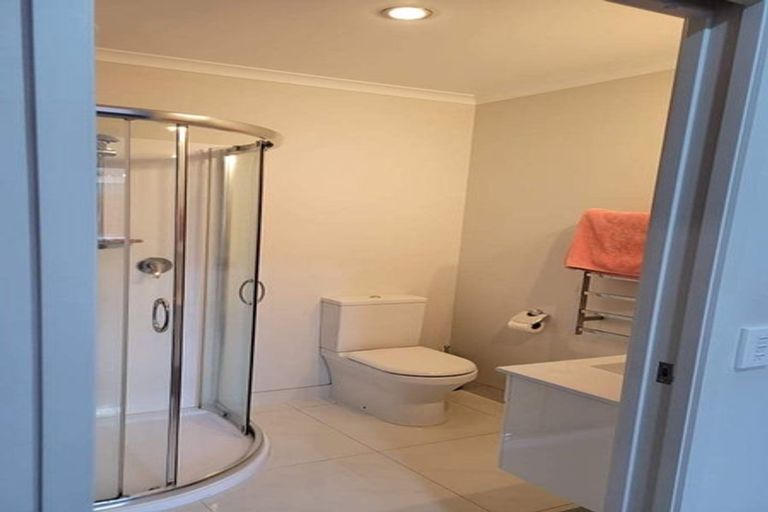 Photo of property in 28 Helenslee Road, Pokeno, 2402