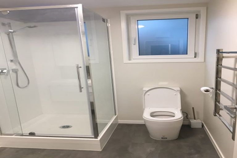 Photo of property in 11 Longcroft Terrace, Newlands, Wellington, 6037