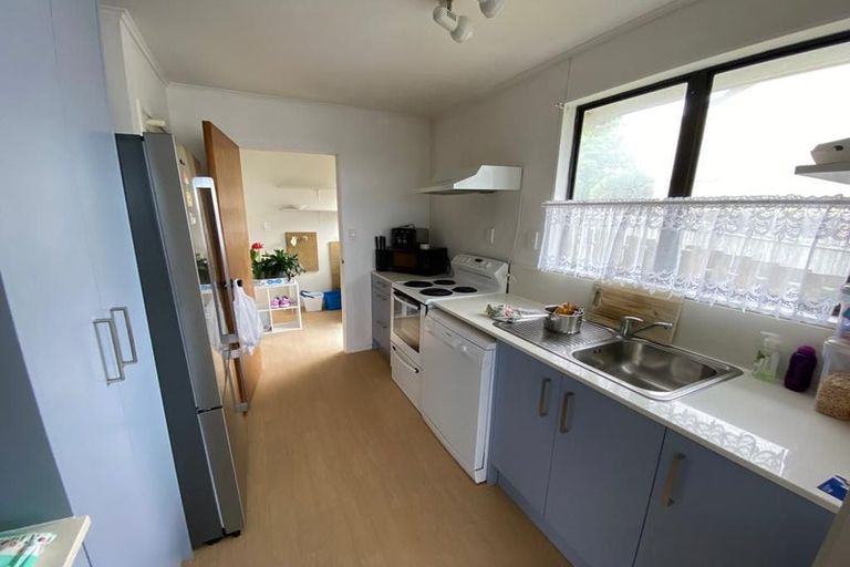 Photo of property in 143 Aviemore Drive, Highland Park, Auckland, 2010