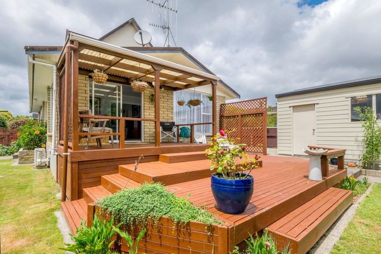 Photo of property in 10 Regal Street, Levin, 5510