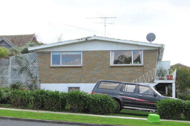 Photo of property in 1/31 Eastern Beach Road, Eastern Beach, Auckland, 2012