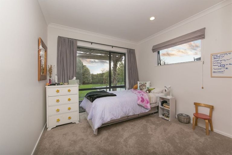 Photo of property in 210 Oraha Road, Kumeu, 0892