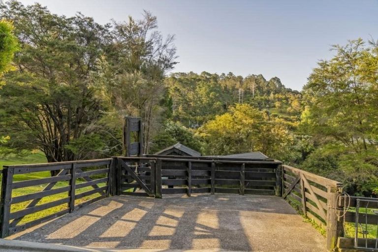 Photo of property in 51 Rewa Rewa Valley, Tairua, 3508