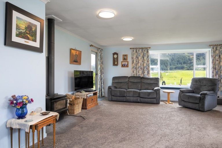 Photo of property in 1231 Queen Charlotte Drive, Linkwater, Picton, 7281