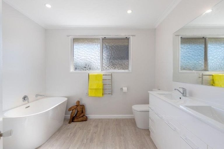 Photo of property in 29 Hillcrest Place, Avonhead, Christchurch, 8042
