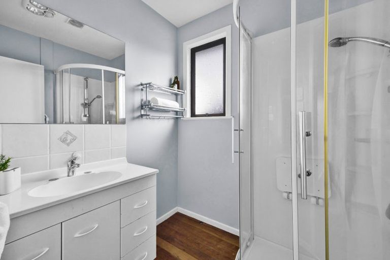 Photo of property in 14 Karaka Street, Merrilands, New Plymouth, 4312