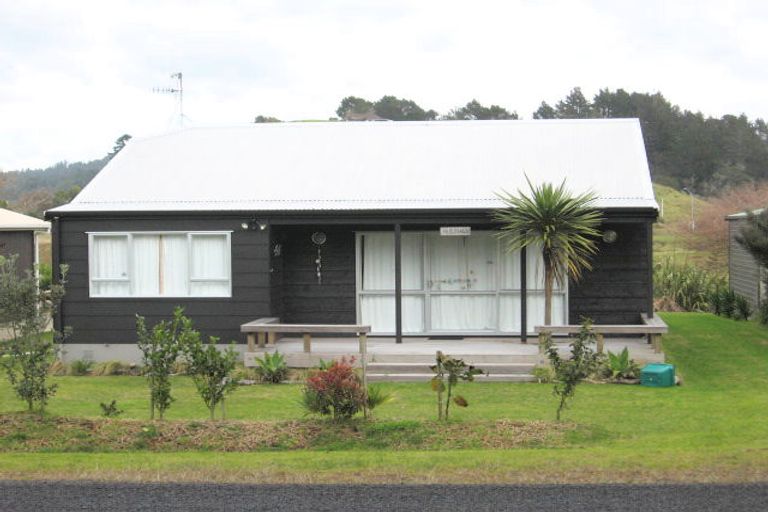 Photo of property in 107 Ocean Beach Road, Tairua, 3508