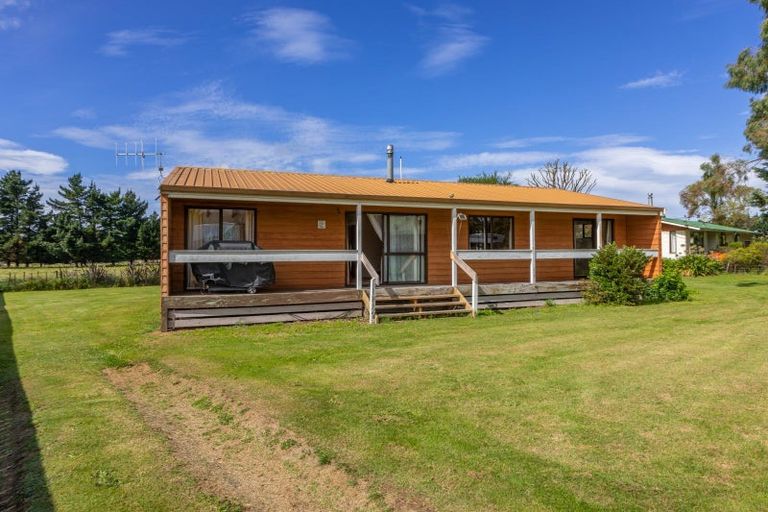 Photo of property in 14 Lake Street, Takapau, 4203