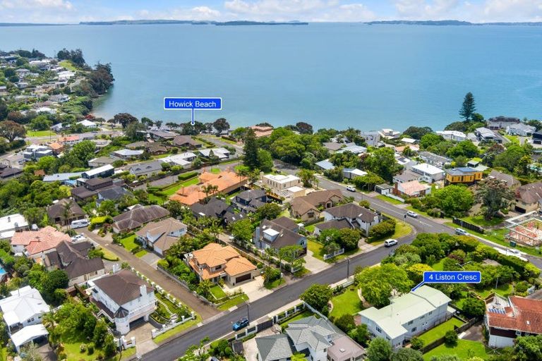 Photo of property in 4 Liston Crescent, Cockle Bay, Auckland, 2014
