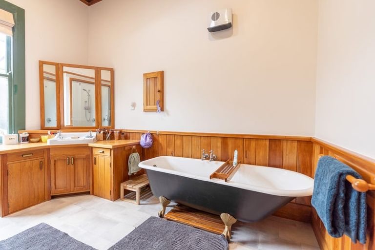 Photo of property in 54 Brightwater Terrace, Terrace End, Palmerston North, 4410