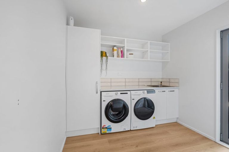 Photo of property in 130a Wairau Road, Oakura, 4314