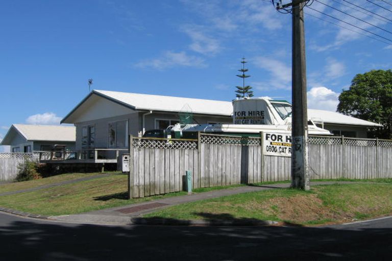 Photo of property in 3/254 Glenvar Road, Torbay, Auckland, 0630