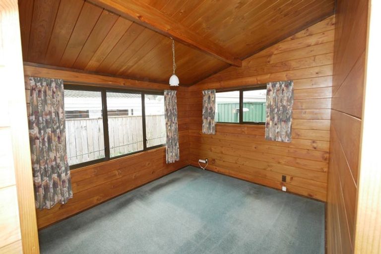 Photo of property in 8 Roband Crescent, Brown Owl, Upper Hutt, 5018