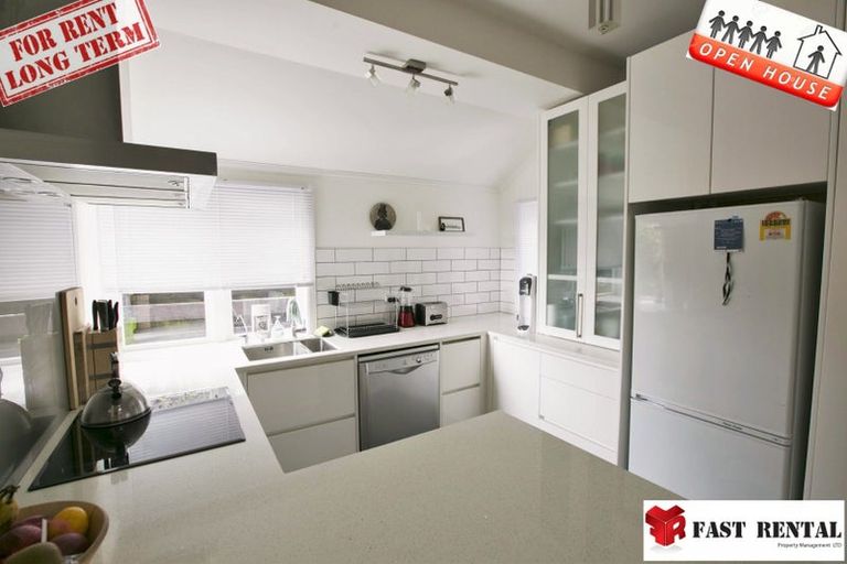 Photo of property in 1/39 Rangitoto Terrace, Milford, Auckland, 0620